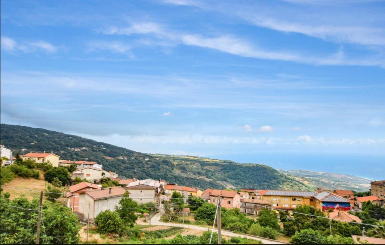Confortevole E Spazioso Appartamento 100Mq A Falerna Con Vista Panoramica Sul Golfo Con Free Wifi E Smart Tv ภายนอก รูปภาพ